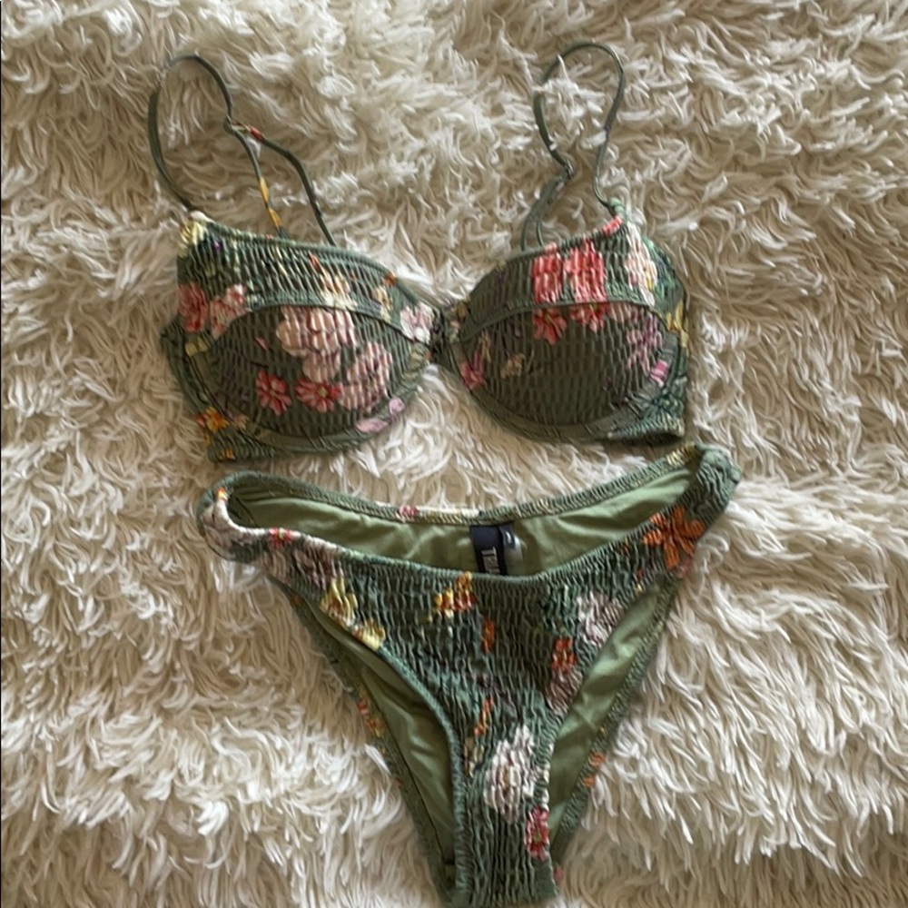 Triangl Bikini | Size Small | Moderate Coverage